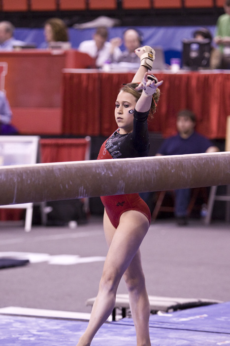 09NCAAF2D_12037_HilaryM